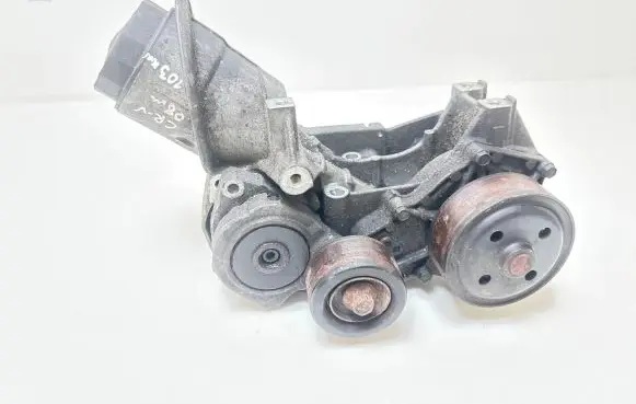 Honda CR-V Oil filter mounting bracket