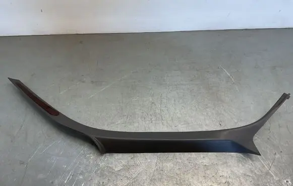 Ford Explorer (D) pillar trim (bottom) 