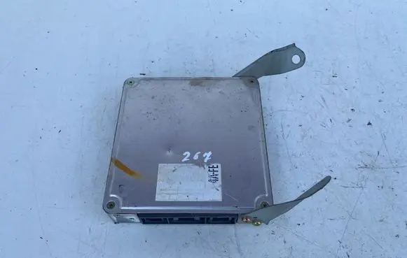 Toyota Corolla E90 Engine control unit/module 8966120471