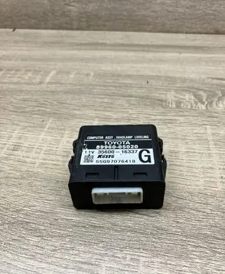 Toyota Avensis T250 Light module LCM 8996005020 3560016337