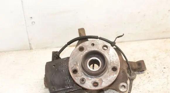 Opel Vivaro Front wheel hub