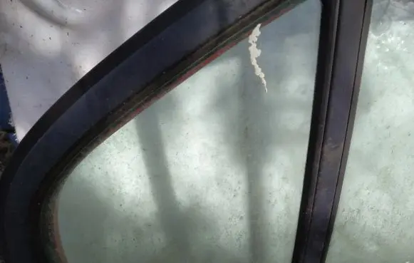 Mitsubishi Carisma Rear vent window glass 
