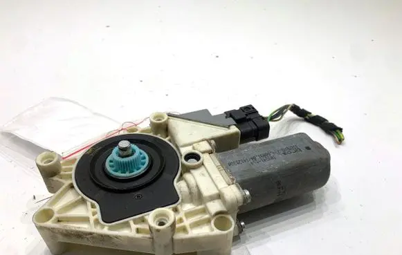 Peugeot 607 Front door window regulator motor