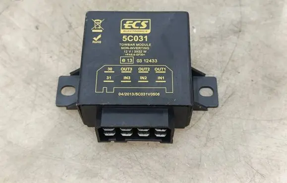 Toyota Avensis T270 Tow bar trailer control unit/module 5C031 E130312433