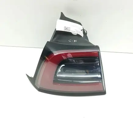 Tesla Model 3 Rear/tail lights 107739900C