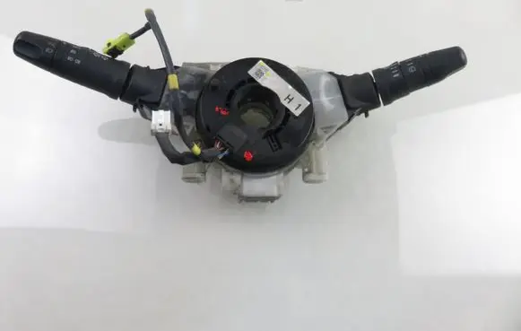Nissan X-Trail T30 Wiper turn signal indicator stalk/switch 255408H700 255608H705 252608H705