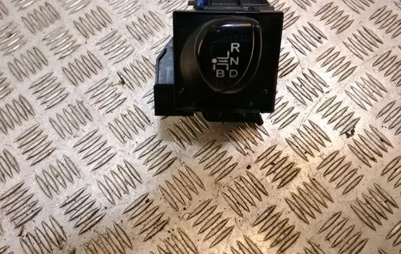 Toyota Auris E180 Gear shifter/selector 75C582