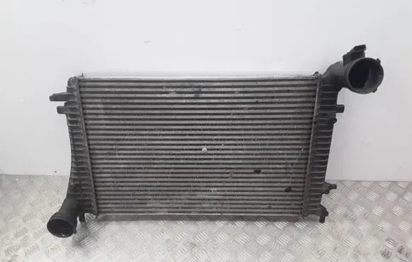 Audi A3 S3 A3 Sportback 8P Intercooler radiator 1K0145803F 0281002399