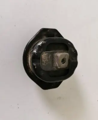 BMW 7 E65 E66 Engine mount bracket 676918502