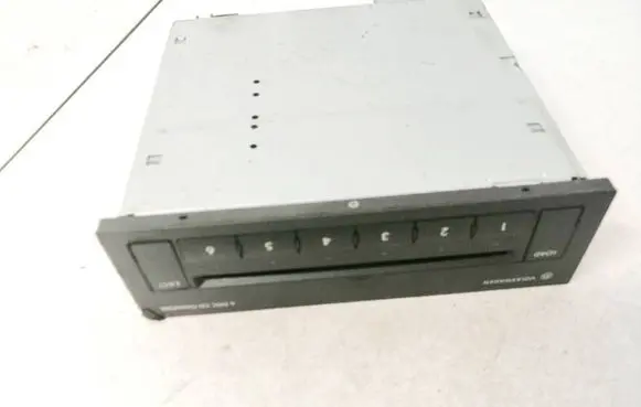 Volkswagen Phaeton CD/DVD changer 3d0035110