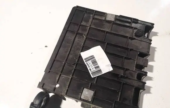 Battery bracket