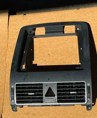 Volkswagen Touran I Dash center air vent grill 1T1819728