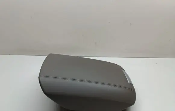 Porsche Cayenne (92A) Armrest 