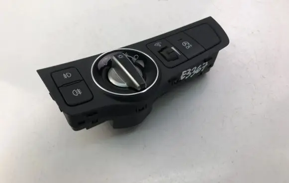 Hyundai i40 Light switch 933003Z150