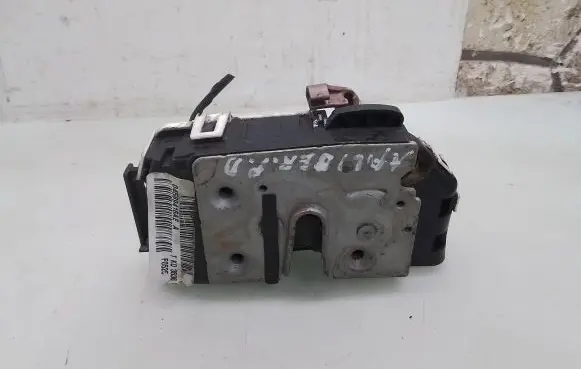 Dodge Caliber Front door lock