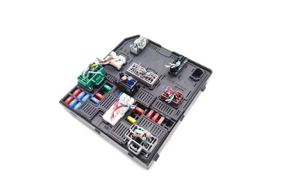 Nissan Qashqai Fuse module 284B74BA0A