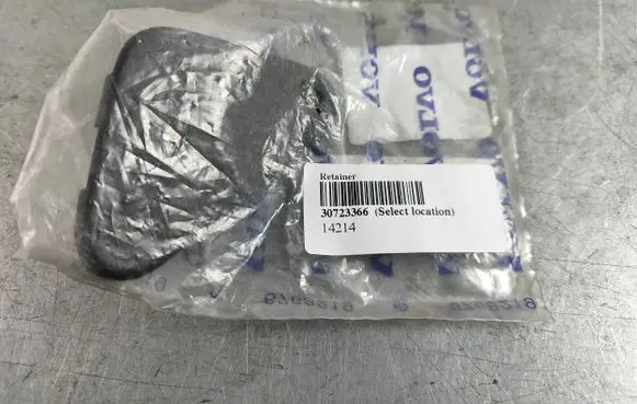 Volvo XC60 Radiator mount bracket 30723366