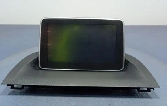 Mazda 3 II Radio/CD/DVD/GPS head unit BHP1611J0D