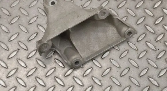 BMW 1 F20 F21 Engine mounting bracket 6788610
