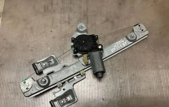 Chrysler 300 - 300C Rear door window regulator with motor 992733101
