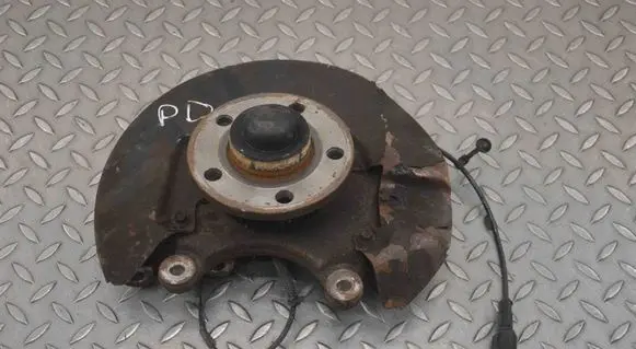Front wheel hub