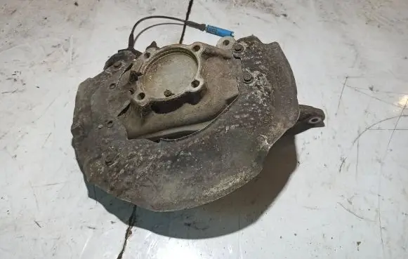 BMW 6 E63 E64 Front wheel hub 6762018