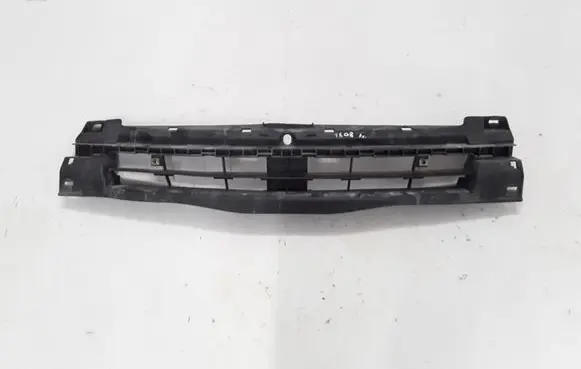 Opel Vivaro Front grill 620300101R