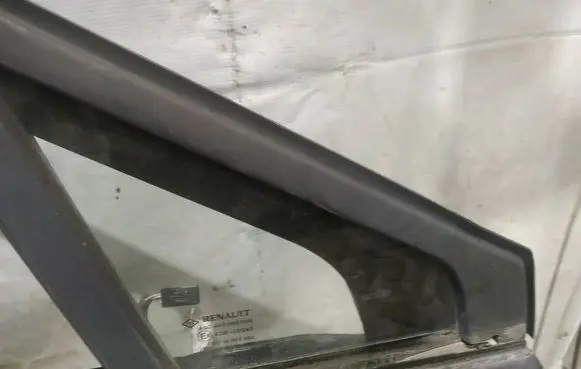 Renault Scenic III - Grand scenic III Front door vent window glass four-door AS2