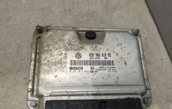 Skoda Roomster (5J) Engine control unit/module 038906019NS 0281013082 1039S20430