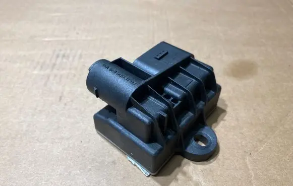 Mercedes-Benz Sprinter W906 Glow plug pre-heat relay A6519003103 6519003103 51799070D
