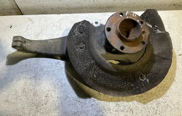 BMW 5 F10 F11 Front wheel hub