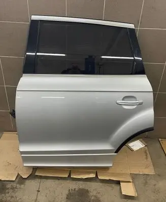 Audi Q7 4L Rear door 