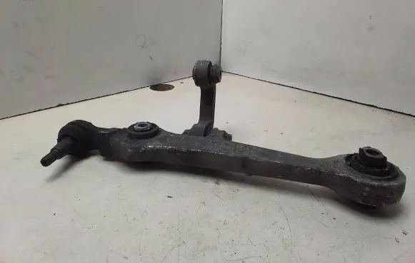 Volkswagen PASSAT B5.5 Front lower control arm/wishbone 4B3407155A