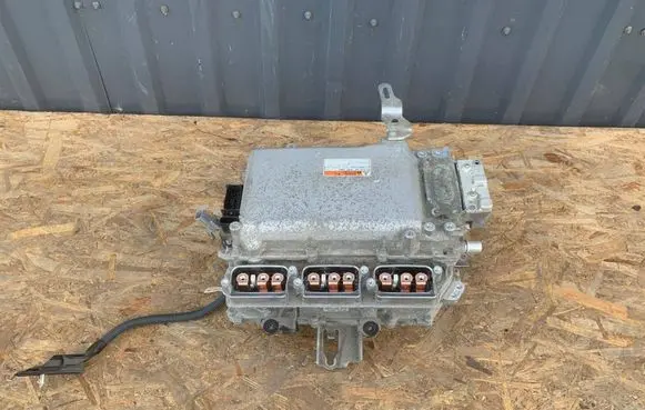 Toyota RAV 4 (XA40) Voltage converter inverter G92A042030 2321001503 G927048060