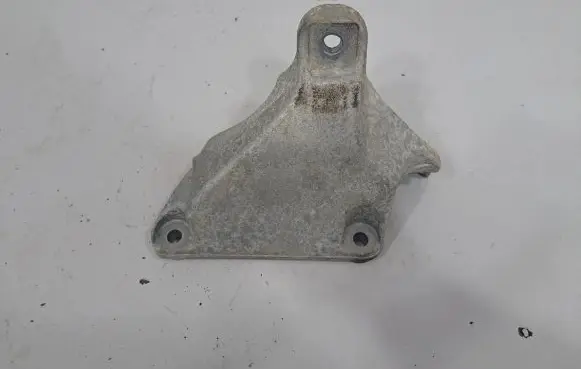 BMW 4 F32 F33 Engine mounting bracket 6788610