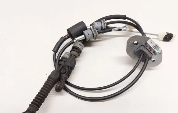 KIA Sportage Gear shift cable linkage 437943U450