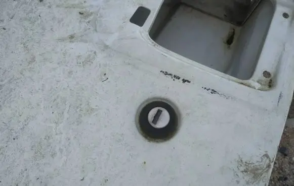 Iveco Daily 40.8 Front door lock (next to the handle) 