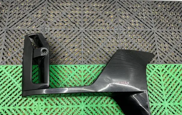 BMW 7 G70 Air intake duct part 8081601 15857711 GEPNAVM