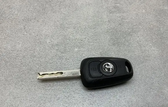 Opel Astra K Ignition key/card 