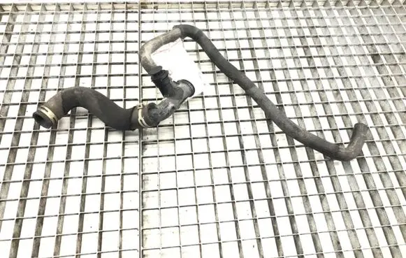 Engine coolant pipe/hose