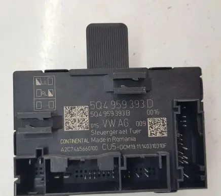 Volkswagen PASSAT B8 Door control unit/module 5Q4959393D 5Q4959393B