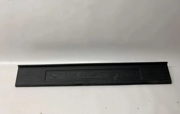 Ford Mustang VI Front sill trim cover FR3B6313222AEW