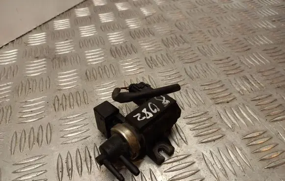 Audi A4 S4 B6 8E 8H Turbo solenoid valve 4B0973722A