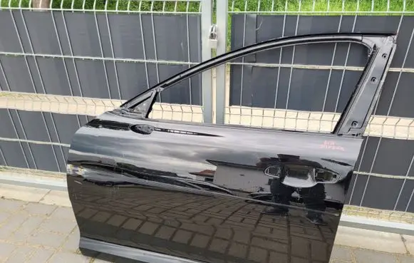 KIA Stinger Rear door