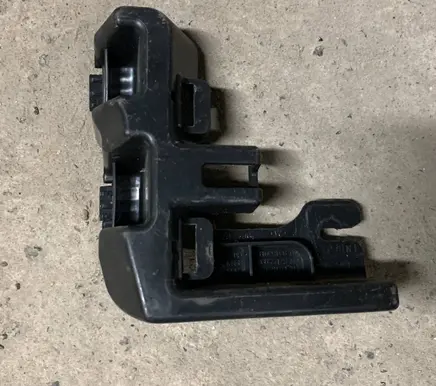 Renault Trafic III (X82) Front bumper mounting bracket 1321484X