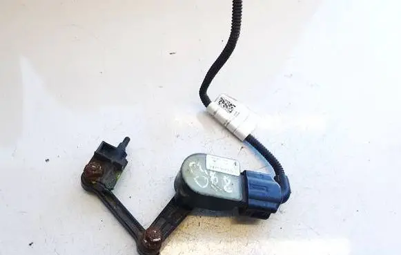 Audi Q7 4L Front height sensor lever 7L0616214C 15160100802