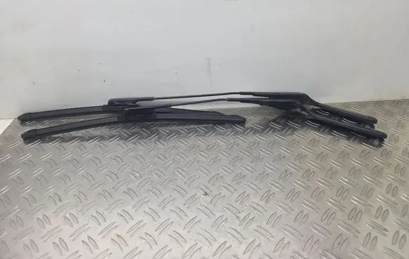 BMW 1 E81 E87 Windshield/front glass wiper blade 7169972