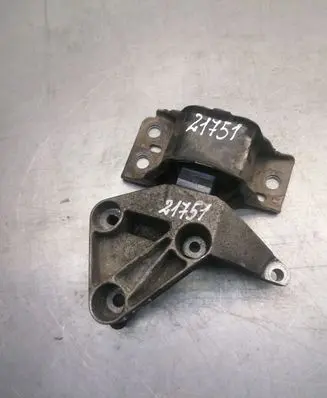 Renault Scenic II - Grand scenic II Engine mount bracket 8200437464