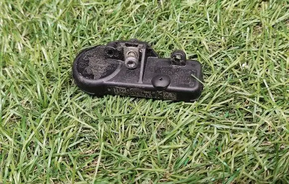 Ford Fusion II Tire pressure sensor CM5T1A180AA