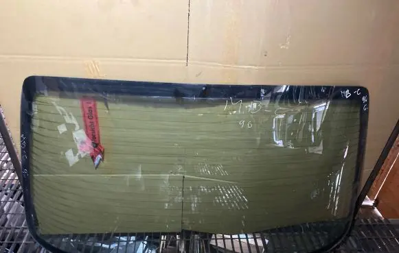 Mercedes-Benz C W203 Rear windscreen/windshield window 
